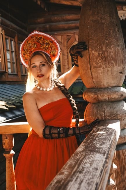 Photo d'un vrai kokoshnik Brodé de Perles