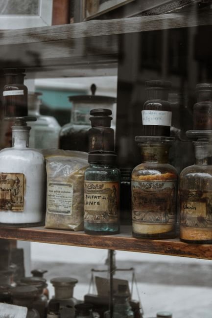 Photo d'un vrai vitrine D’Apothicaire Ancienne