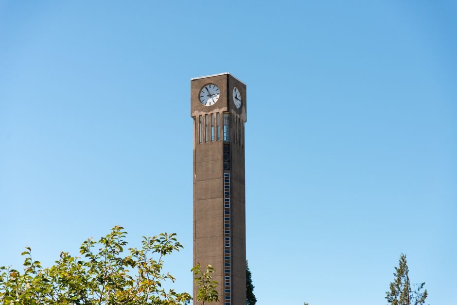 Photo d'un vrai horloge Murale D’École