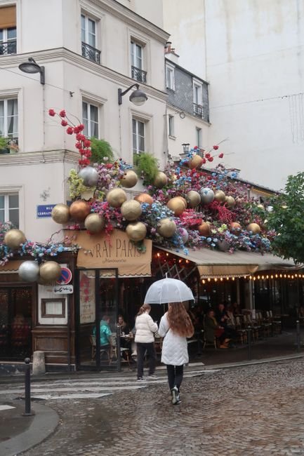 Photo d'un vrai parapluie Parisien Sous la Pluie
