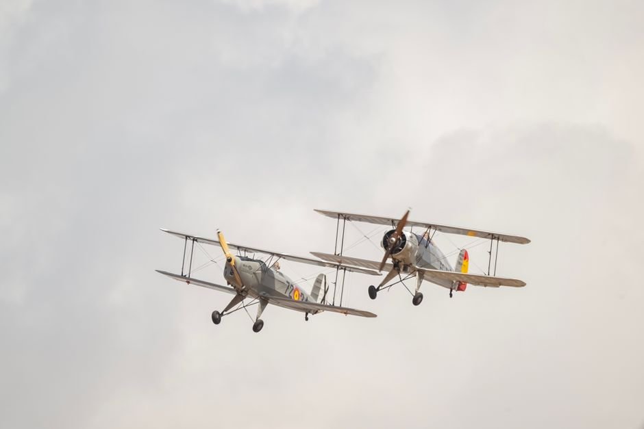 Photo d'un vrai biplan à ailes superposées