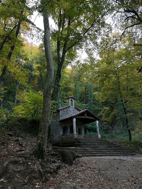 Photo d'un vrai escalier de Monastère Montagnard Vue Frontale