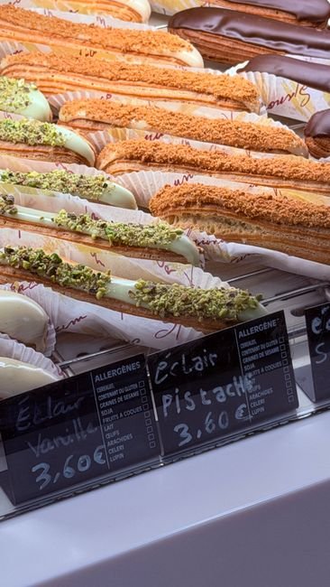 Photo d'un vrai petits chaussons aux fruits de noix délicieux