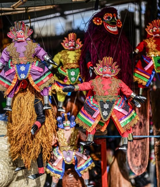 Photo d'un vrai masque Raksha Sri Lankais