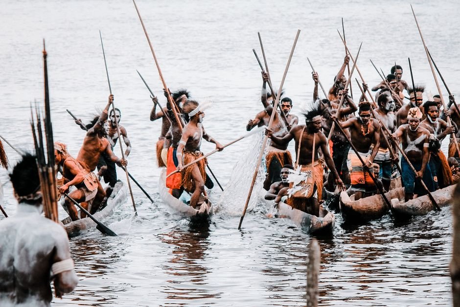 Photo d'un vrai Barque sculptée amérindienne