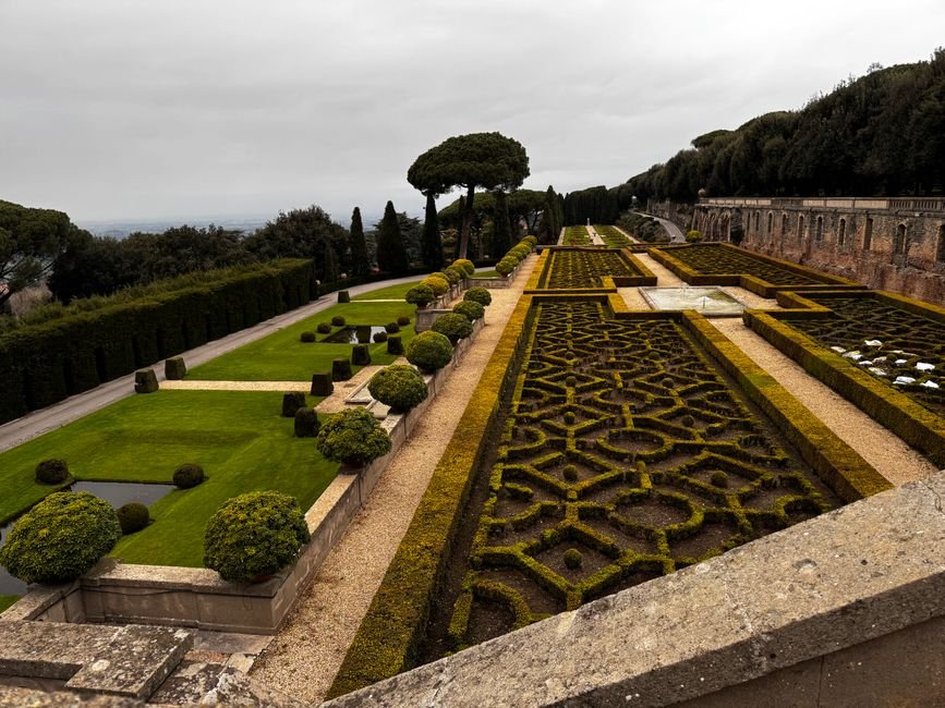 Photo d'un vrai jardin renaissance italien a colorier